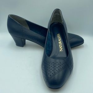 Women's NATURALIZER Blue Leather 8M Round Toe, Block Heel Shoes